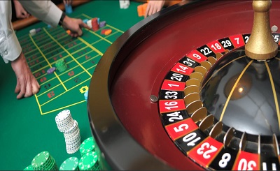 how does the roulette table pay